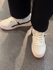 Lady travel shoes with high aesthetic value simple retro Korean style low cut lace up