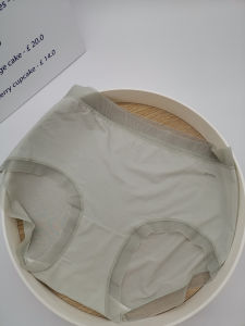 Modal ผ้า Air Tights สีบริสุทธิ์กลางเอวชุดชั้นในต้านเชื้อแบคทีเรียสําหรับเยาวชนหญิงฤดูใบไม้ผลิฤดูร้อน Moisture-Proof