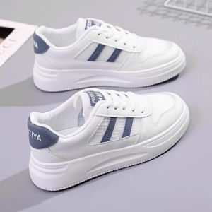 รองเท้าผ้าใบสีขาวสำหรับผู้หญิง ทรงลำลอง ส่วนบนเป็นตาข่าย ระบายอากาศได้ดี ฤดูใบไม้ผลิและฤดูใบไม้ร่วง ใหม่ล่าสุด รองเท้าสำหรับใส่เล่นกีฬา ทรงหนา