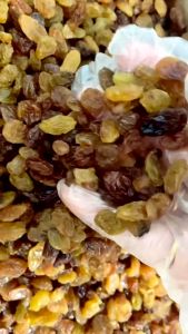 Nho vàng sấy khô Raisin 200gr vị ngọt thanh tự nhiên sấy khô.