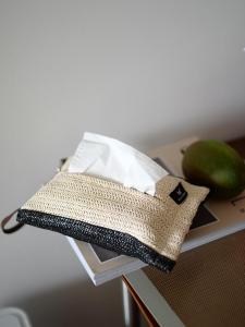 Retro Handwoven Paper Towel Holder Storage Bag for Living Room Dining Table Car Decorative Tissue Box Cover Wild Grass Material