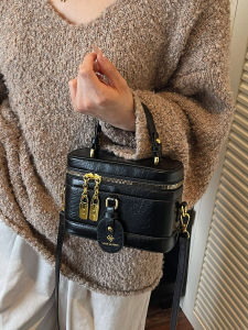 Simple Design 2025 New Womens Bucket Handbag Fashionable Minimalist Box Bag Korean Style Soft PU Leather Shoulder Bag