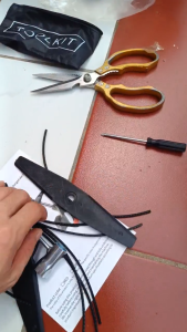 Máy cắt cỏ dùng pin Kapusi Japan có bánh xe chuyên dụng cho thợ làm vườn