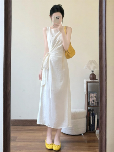 SUSIEYUAN | Sleeveless White Waist-accentuating Dress