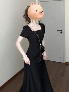 XIATIANWEIYU | ชุดเดรสคอเหลี่ยมสีดำสไตล์ฮิปซีสไตล์ฝรั่งเศส ชุดเดรสยาวเอวสูงสำหรับผู้หญิงในช่วงต้นฤดูใบไม้ร่วง ชุดเดรสยาวเอวสูงแบบสวมหัว