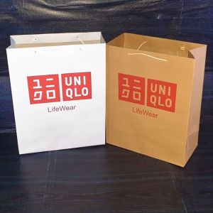 Paper bag Uniqlo medium 33 x 26 x 12 cm