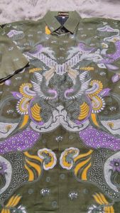 Daryata Kemeja Batik Pria Lengan Panjang Atasan Batik Warna Hijau