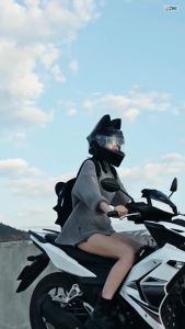 Combo Nón bảo hiểm Fullface M266 đen bóng gắn tai mèo to đen bóng + balo cá mập đen siêu ngầu