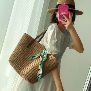 Large Capacity Woven Straw Bag Womens Summer Handbag Beach Vacation Shoulder Bag Simple Style Magnetic Buckle Closure Soft Cotton Lining