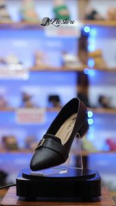 Yoshiko Sepatu Pantofel Wanita LNP 03 Hak Tahu 3cm Pointed Toe Formal Elegan dengan Aksen Buckle