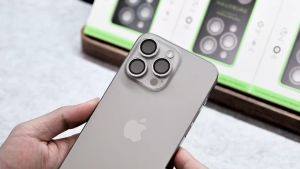 HALOSURE Geordi Guard GLITTER Camera Lens Protector Ring Cover for iPhone 16 PRO / 16 PRO MAX TITAN GREY 碳灰闪粉镜头膜