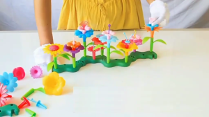 ชุดของเล่นสร้างสวนดอกไม้ 54 ชิ้น ตัวต่อซ้อนดอกไม้ ของเล่นจัดดอกไม้ทำมือ DIY ของเล่นปริศนาฝึกสมอง ชุดตัวต่อรูปดอกไม้สำหรับเด็ก