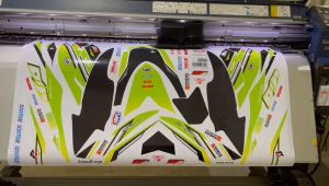 Stiker Mobil Keren: Desain Decal Full Body Mio M3 Warna Gradasi Kuning Hijau