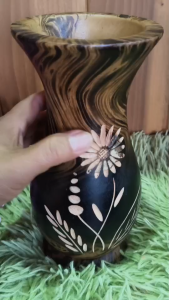 แจกันไม้แท้ ขายเป็นคู่แกะลาย ทำสีสวยงาม อบแห้งเรียบร้อย ถ่ายจากสินค้าจริง