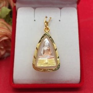 จี้พระหลวงโสธร องค์สามกษัตริย์ ขนาด 2x3cm การค้าขาย สุขภาพ ควาสำเร็จในชีวิต เงินทอง โชคลาภ งานสวยพร้อมบูชา