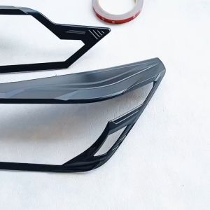 Cover Garnish Lampu Depan Mobil Agya 2023 Hitam