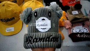 Topi Bayi Perempuan Rajut Dengan Nama Anak Bunda