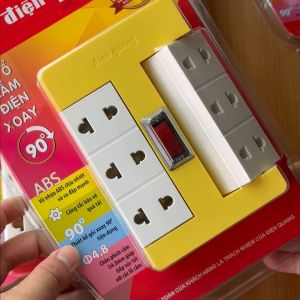 Ổ Cắm Xoay 90° Điện Quang ĐQ ESK RT 6RW (6 Lỗ màu vàng trắng)