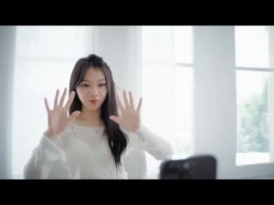 P03 AI Gimbal Stabilizer for Mobile Phone 360 Auto Face Tracking Desktop Follow-up Gimbal Stand for Camera Action Cameras