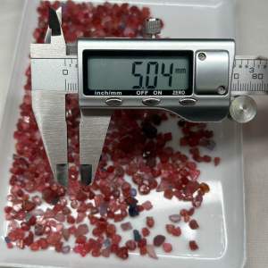 300- ĐÁ SPINEL ĐỎ THÔ THIÊN NHIÊN KHÔNG XỬ LÝ (CHỌN CARAT TRONG GIỎ HÀNG)