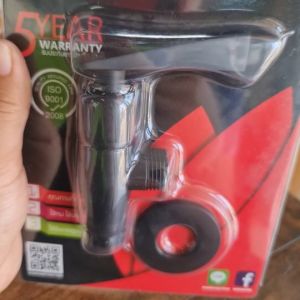 วาล์วต่อฝักบัว(ด้ามปัดสามเหลี่ยม-สีดำ) DMG