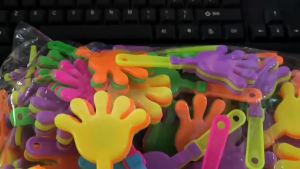 10Pcs Colorful Mini Hand Clapper Cheering Props Clap Your Hands Toys for Kids Birthday Party Favors Baby Shower Pinata Fillers