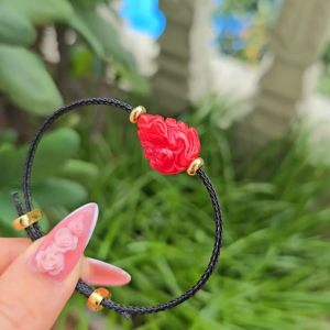 Q1571 Vòng hồ ly chúa Ngọc Huyết dây cáp màu đỏ au đeo nổi bần bật như đóa hoa trên cổ tay ấy - Phong Thuỷ TUDO P