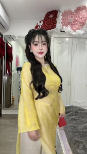 Áo Dài Cách Tân Tường Xuân Lụa Ánh Kim Thiết Kế Cổ Tròn Đính Đá Tay Loe Duyên Dáng - ÁO DÀI THƠ PHẠM
