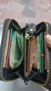 กระเป๋าสตางค์หนังแท้ ซิปรอบใบสั้น สีแดงไวน์ หรูหรา มีระดับ ขนาด4.5นิ้ว  รับฟรีสายคล้องแขน