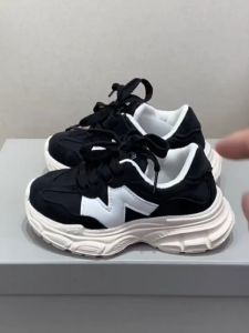 Giày Thể Thao Độn Đế Cho Bé Trai Bé Gái 3 Tuổi Đến 10 Tuổi Giày Thể Thao Trẻ Em Chữ N Phối Màu Siêu Xinh [ giaydeptreemkieusashop ]