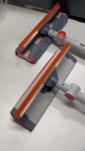 ที่กรีดกระจก ที่ปาดน้ำอเนกประสงค์ ที่กวาดน้ำ ที่เช็ดทำความสะอาดกระจก ไม้รีดน้ำปาดน้ำเกลี้ยง แข็งแรงทนทาน ยืด-หดได้ เช็ดหน้าต่าง ปรับยาวได้ 103-147cm