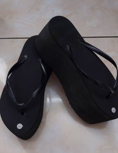 "BEST SELLER" SANDAL FLAT HITAM 7CM