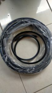 KARET KACA DEPAN UNTUK STARLET KOTAK TENGAH ATAS KANAN KIRI PLUS MOLDING ROOF KANAN KIRI