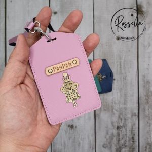 [ใส่ชื่อฟรี] ที่ใส่บัตรหนัง PU+สายห้อยคอ กรอบบัตร บัตรคล้องคอ ซองใส่บัตรพนักงาน ป้ายชื่อ ที่ใส่คีย์การ์ด บัตรเข้างาน