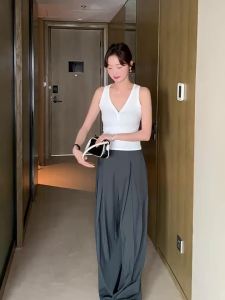 MiiOW | Áo Thun Quai Rộng Che Ngực Cổ V