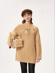 SEIFINI | Playful Bear Sweater