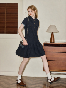 KUHNMARVIN | Đầm A-line Phong Cách Cổ Điển Có Voan và Nếp Nhăn