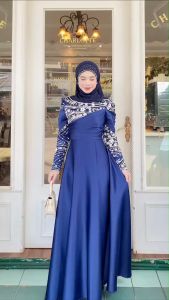 ชุดอิสลาม เดรสยาวทรงบาน แต่งกริสเตอร์ช่วงอกและแขน ผ้าซาร่าเกรดพรีเมี่ยม Fashionmuslim