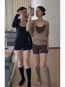 Áo Len Dệt Kim Rộng Rãi Cổ Chữ U Lớn Tay Cánh Dơi Áo Ba Lỗ Và Dây Đeo Ngực Tập Yoga Áo Hai Mảnh Màu Nâu Cho Nữ