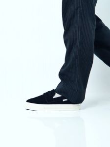 Moofeat Milo - Sepatu slip on suede pria casual black