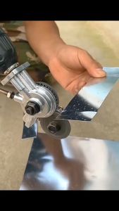 เปล่าเปล่า Newyorkbigsale หัวตัดแผ่นเหล็ก หัวตัดเอนกประสงค์ ตัวต่อสว่าน ตัดแผ่นโลหะ สังกะสี พร้อมกล่องเก็บเครื่องมือ No.Y1484