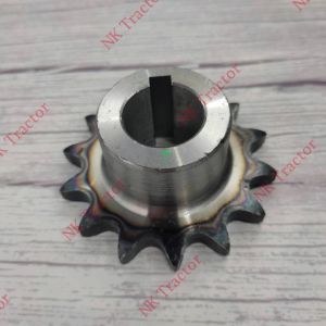 ยันม่าร์ AW82 / AW82GV เฟืองโซ่คอเกี่ยว ตัวล่าง 14ฟัน (ติดดุม มีร่องลิ่ม) (Yanmar) (เฟืองโซ่ เฟืองขับ รถเกี่ยวข้าวนวดข้าว)