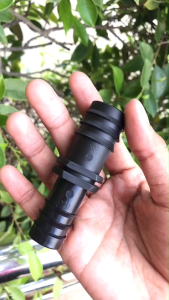 ข้อต่อท่อพีอี ข้อต่อตรง PE ขนาด 6 หุน ลด 4 หุน (20x25 มม) ข้อต่อท่องานเกษตร ตราปลาวาฬ