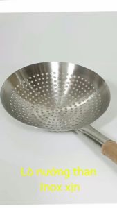 Vợt vớt xương rau củ Inox xịn cán gỗ cứng cápdày dặn ko hoen rỉ tặng 1 kẹp gắp Inox 25cm  thích hợp sử dụng trong quán ăn nhà hàngkhách sạntrường học