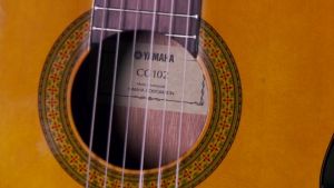 YAMAHA CG102 Classical Guitar 4/4 รุ่น CG102 กีต้าร์คลาสสิกยามาฮ่า ขนาด 4/4