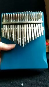Đàn kalimba 17 phím màu xanh Blue nguyên khối QUYNHLEMO Piano ngón tay cái tặng kèm phụ kiện hấp dẫn