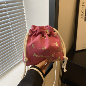 กระเป๋าสะพายข้างผ้าใบปักลายดอกไม้สไตล์ชาติพันธุ์สำหรับผู้หญิง ฤดูใบไม้ผลิ 2024 กระเป๋าถือทรงกลมแบบลำลอง กระเป๋าสะพายข้างแบบสะพายไหล่เดียว