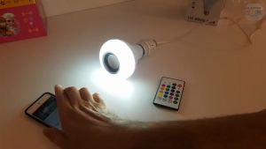 Bóng đèn LED độc đáo kiêm loa nghe nhạc bluetooth