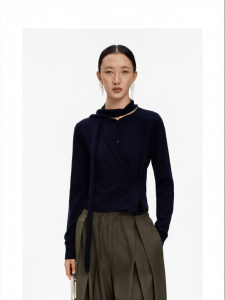 Warm New Fall Season Knit Sweater with Scarf Collar