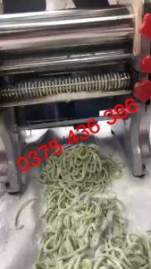 Máy cán bột cắt sợi mì bánh canh bún tươi chay điện FKM200 chạy điện 220v